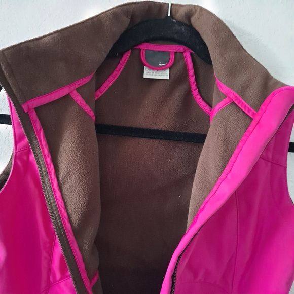 Magenta Nike Vest - Picture 4 of 7